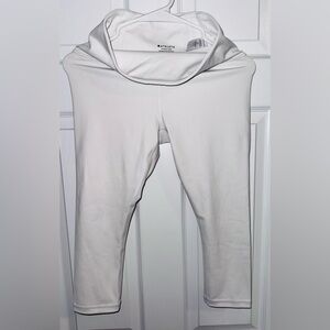 Women’s Athleta Elation Capri, White, SP (small petite), Excellent Condition
